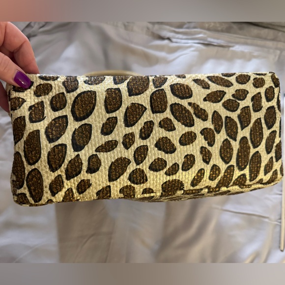 Avon Leopard Print Tote Bag, Body - 100% Paper, Lining - 100% Polyester NWOT - Picture 5 of 13